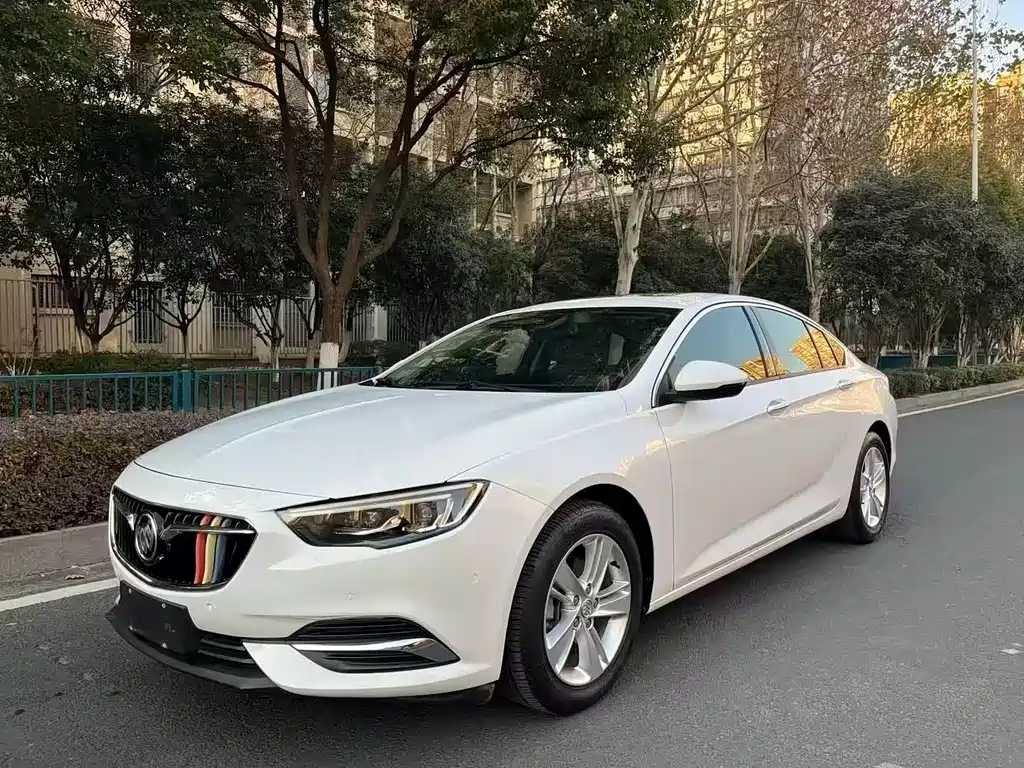 Buick Regal 2019 — фото 1