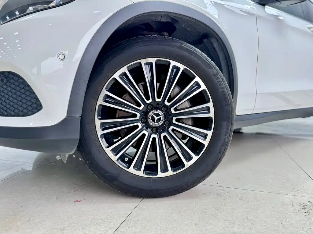 Mercedes-Benz GLC 2018 — фото 23