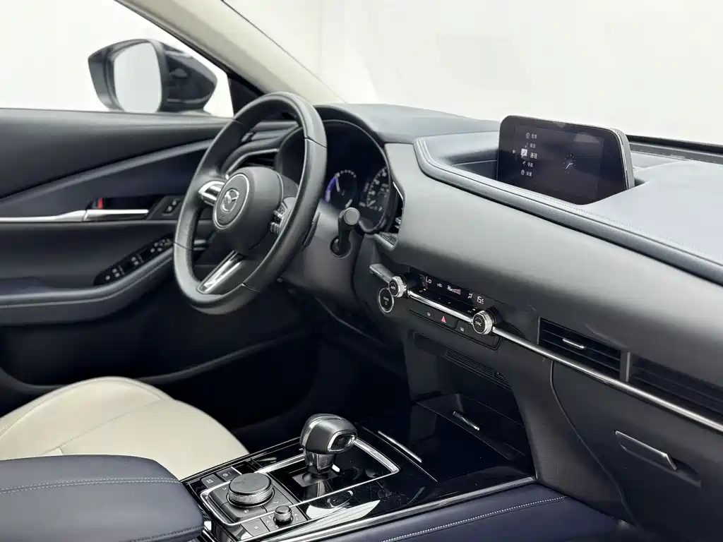 Mazda CX-30 EV 2022 — фото 11
