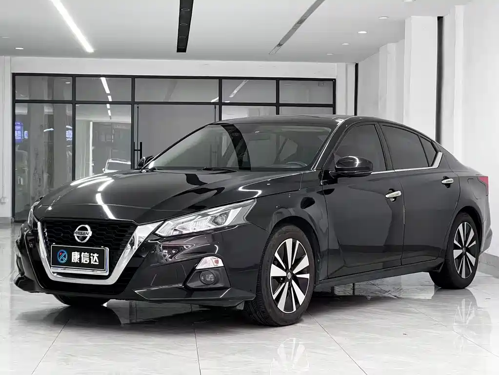 Nissan Teana 2022 — фото 1