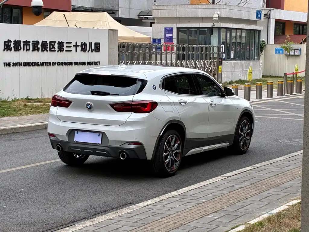 BMW X2 2022 — фото 7