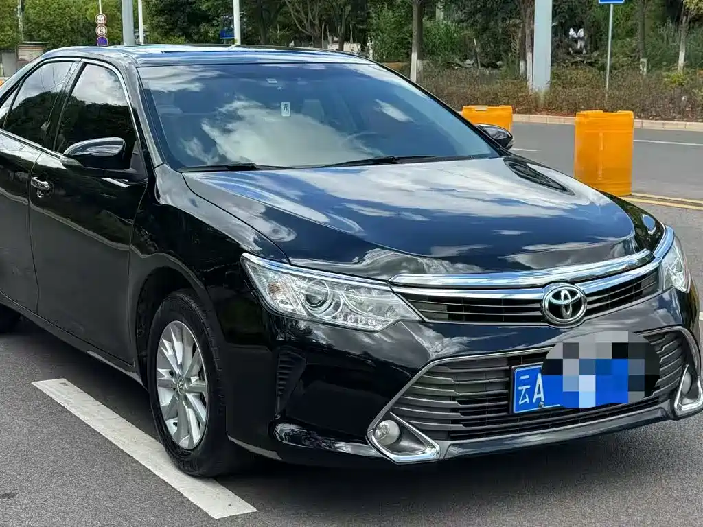 Toyota Camry 2016 — фото 1