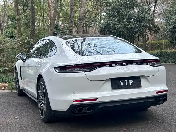 Porsche Panamera 2021