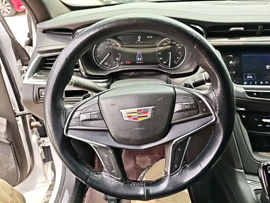 Cadillac XT5 2022 — фото 11