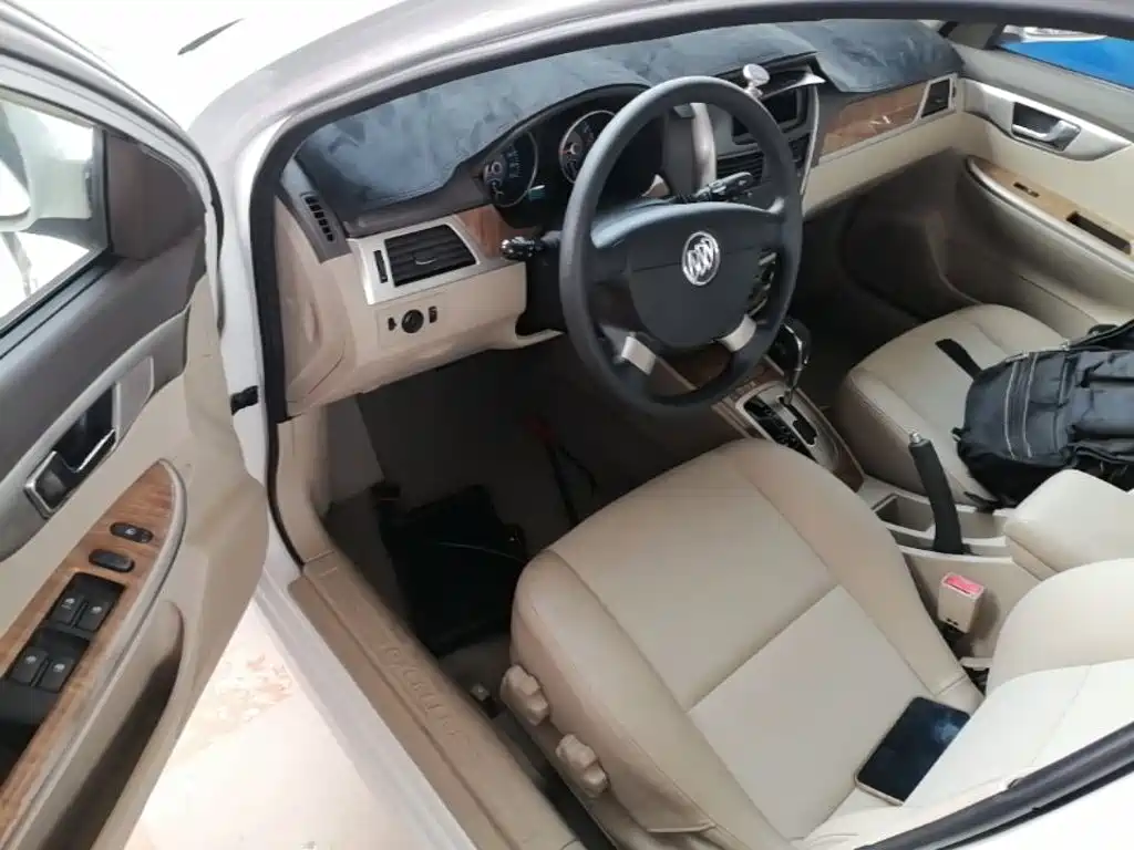 Buick Excelle 2015 — фото 16