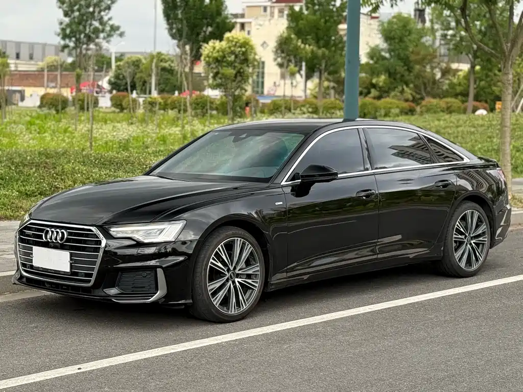 Audi A6L 2022 — фото 1