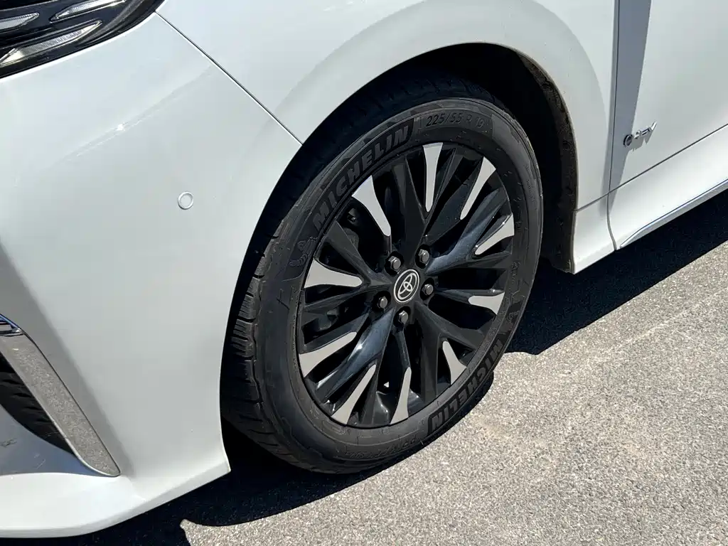 Toyota Alphard 2025 — фото 3
