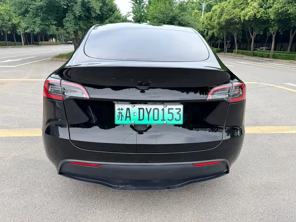 Tesla Model Y 2023 — фото 9