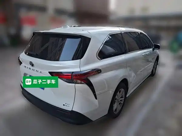 Toyota Sienna 2024