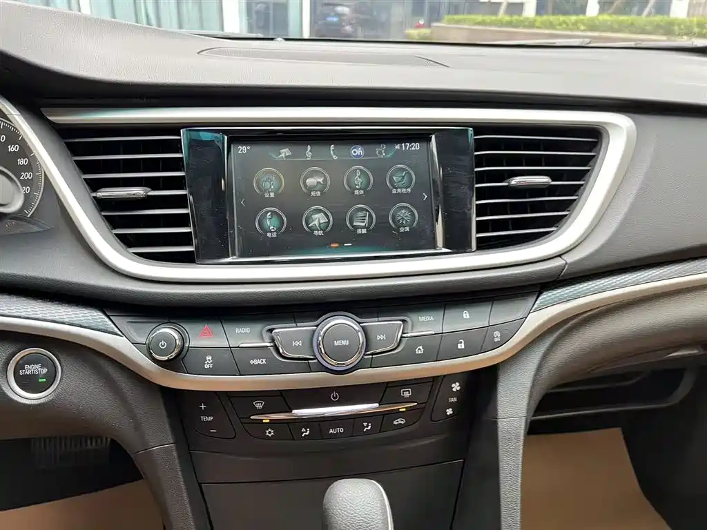 Buick Excelle 2018 — фото 13