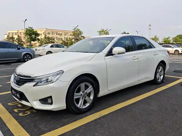 Toyota Reiz 2013