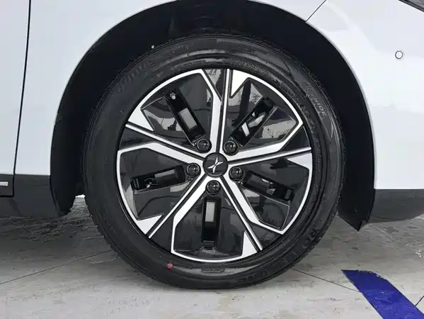 XPeng P5 2022