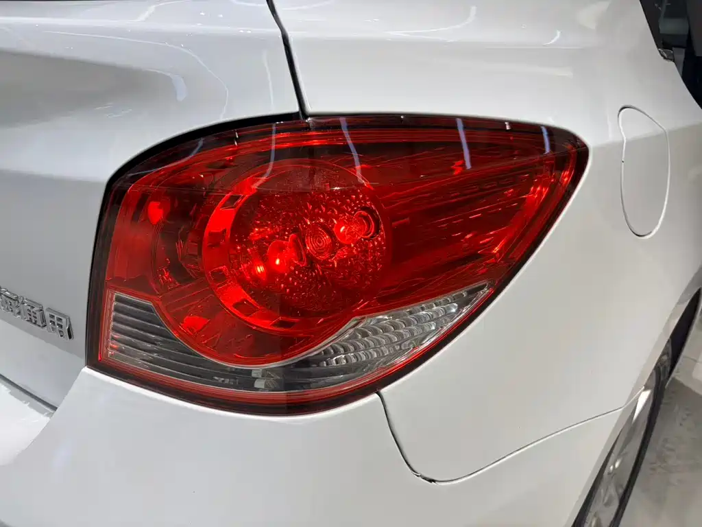 Chevrolet Cruze 2014 — фото 16