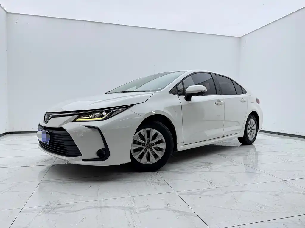 Toyota Corolla 2022 — фото 1