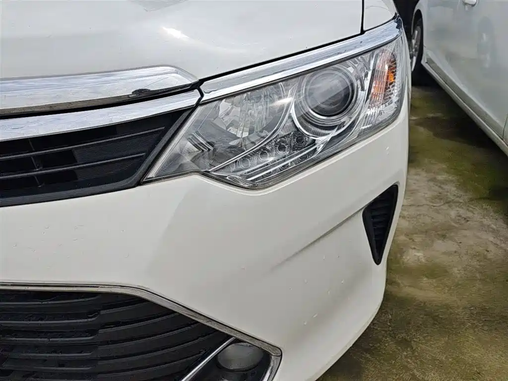 Toyota Camry 2017 — фото 24