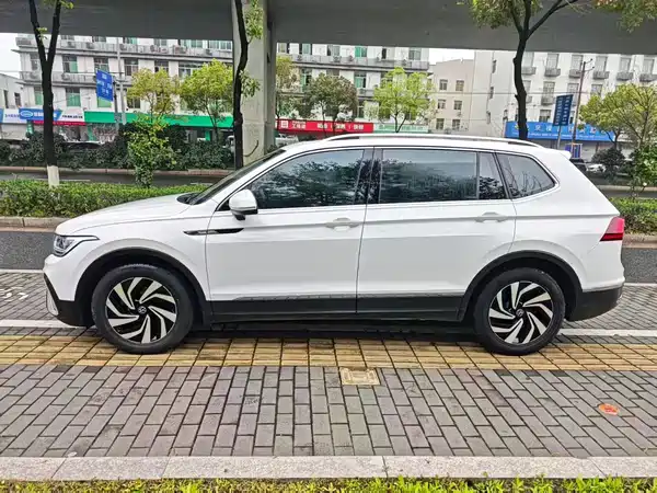 Volkswagen Tiguan L 2022