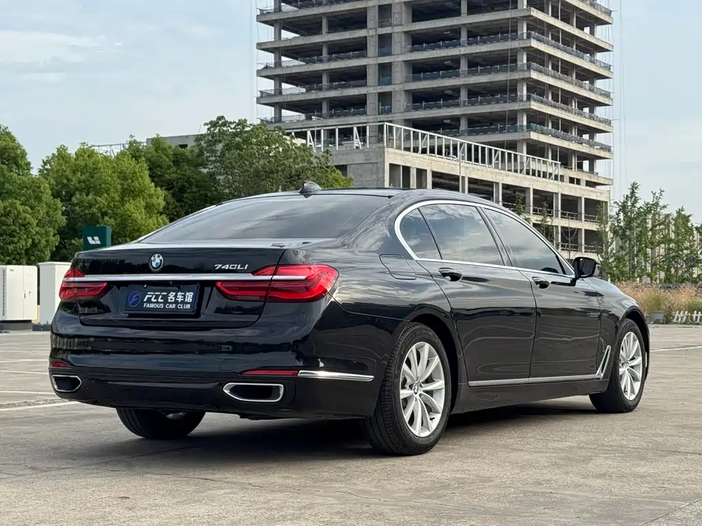 BMW 7 Series 2017 — фото 7