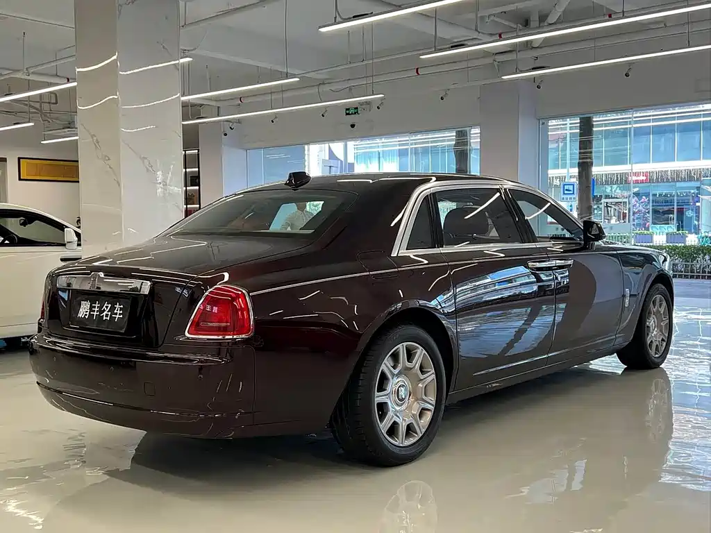 Rolls-Royce Ghost 2019 — фото 10