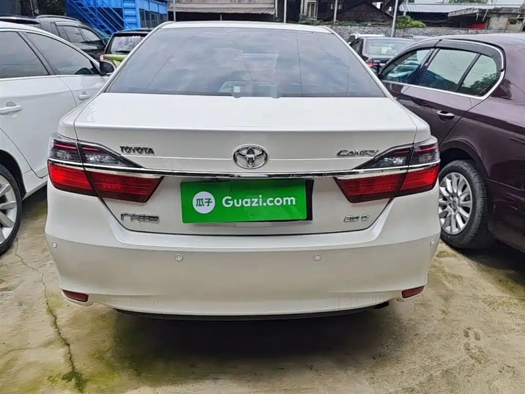 Toyota Camry 2017 — фото 6