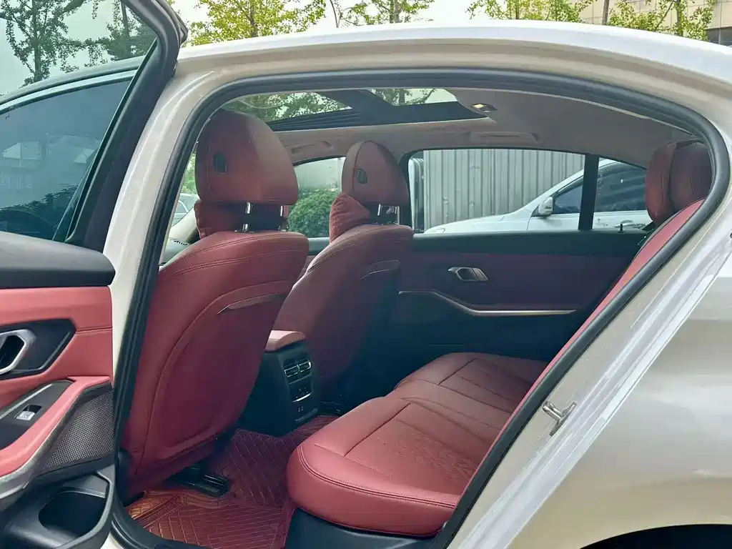 BMW 3 Series 2023