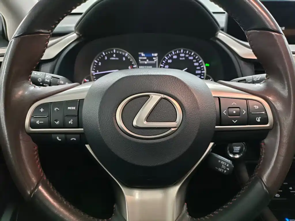 Lexus RX 2018 — фото 15