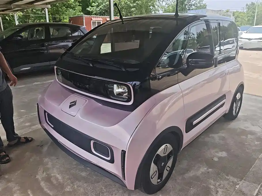 Baojun E300 2020