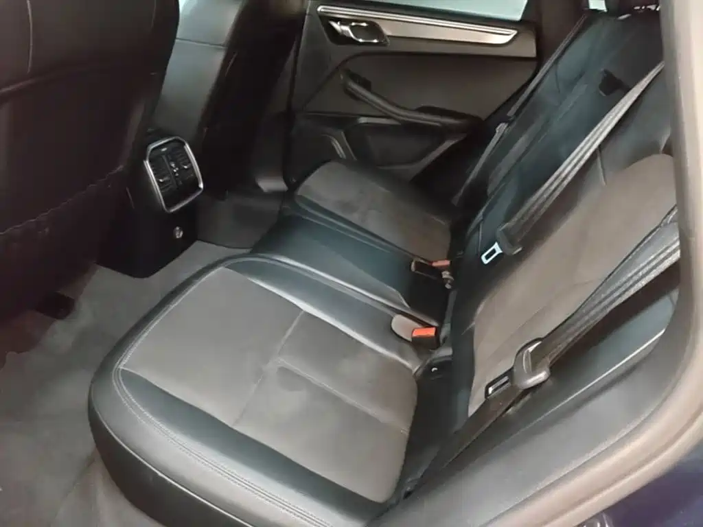 Porsche Macan 2018 — фото 17