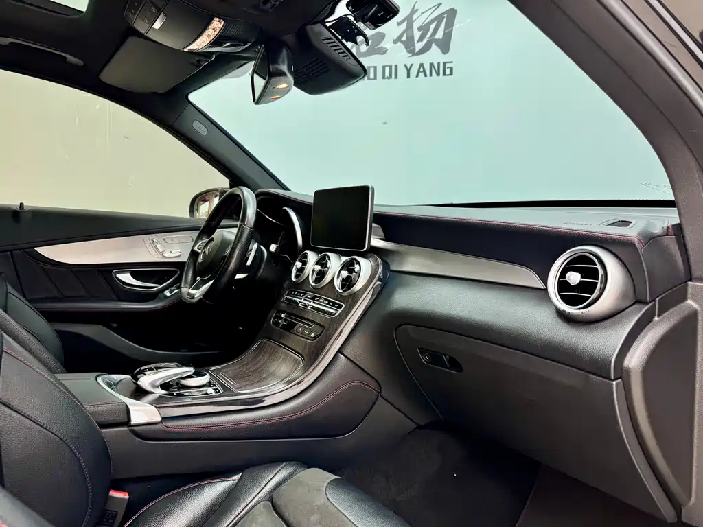 Mercedes-Benz GLC AMG 2018 — фото 15
