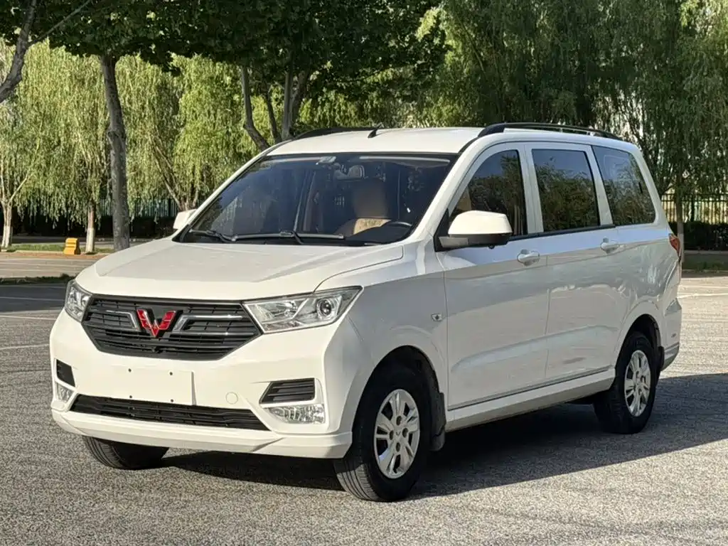 Wuling Hongguang 2022 — фото 2