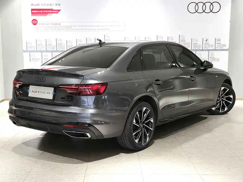 Audi A4L 2023 — фото 3
