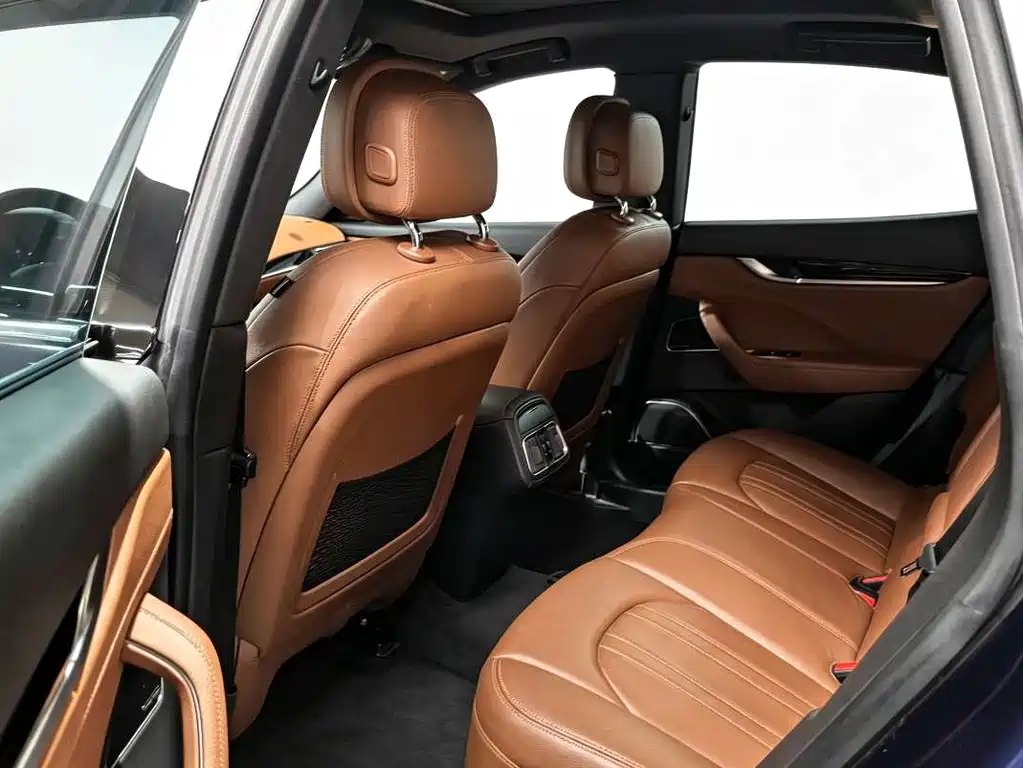 Maserati Levante 2019 — фото 4