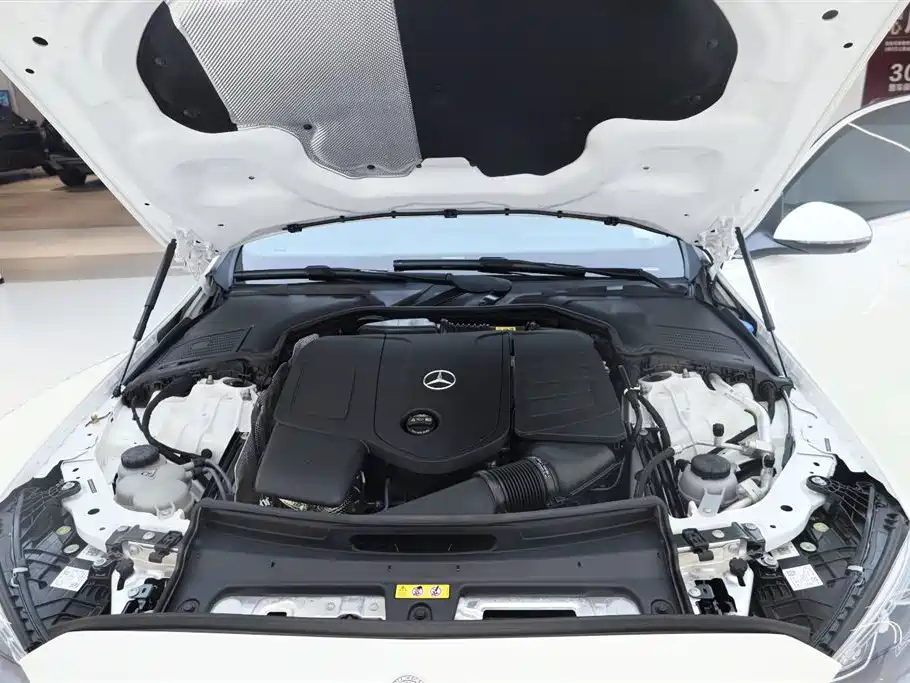 Mercedes-Benz C-Class 2025 — фото 18