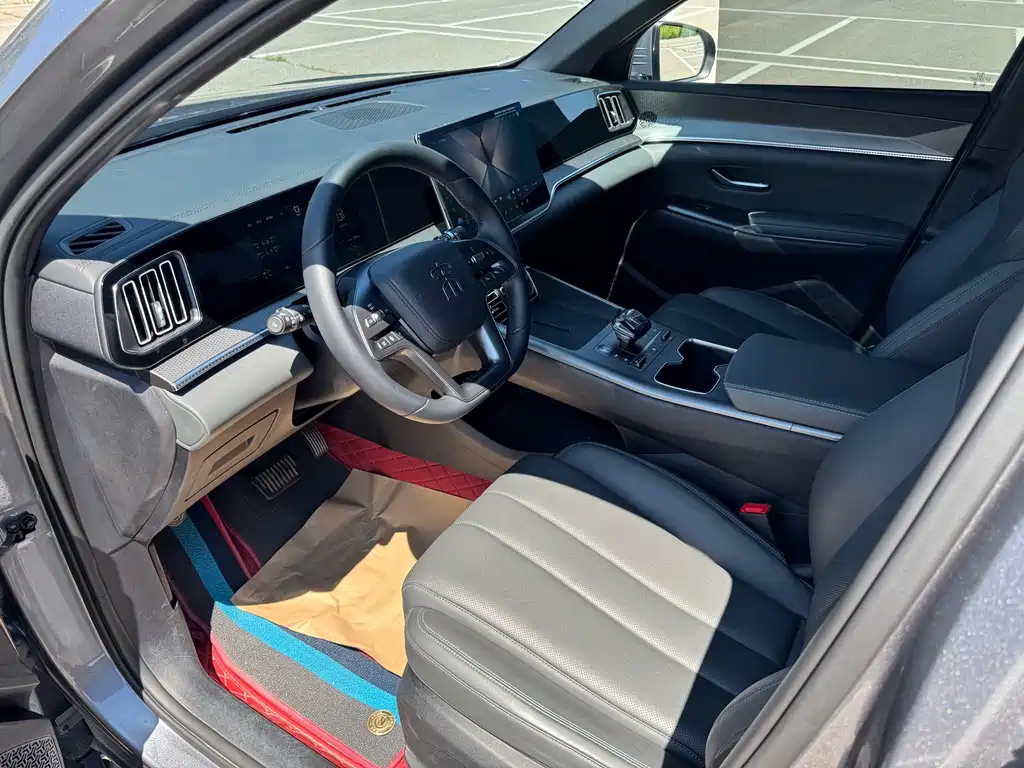 BYD L DM-i 2025 — фото 11