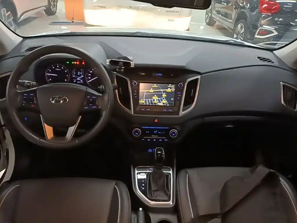 Hyundai ix25 2016 — фото 10