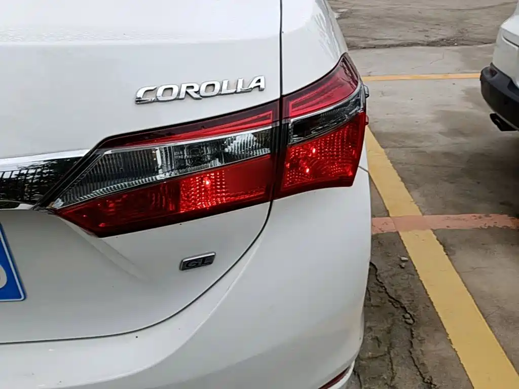 Toyota Corolla 2018 — фото 24