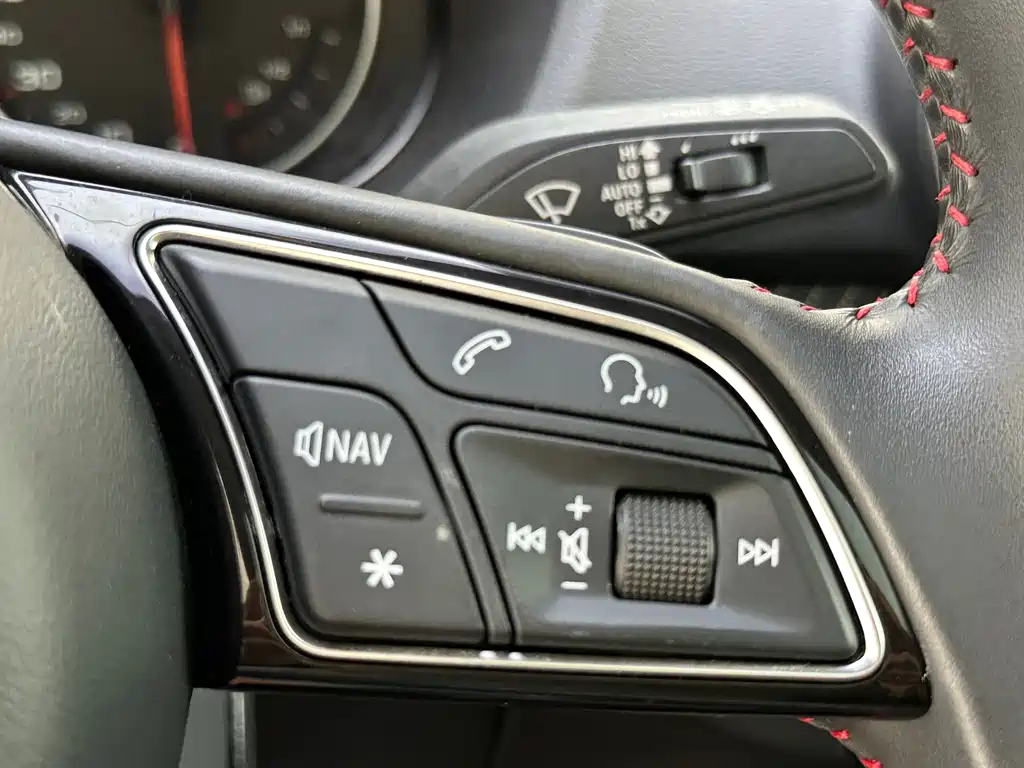 Audi Q2L 2022 — фото 34