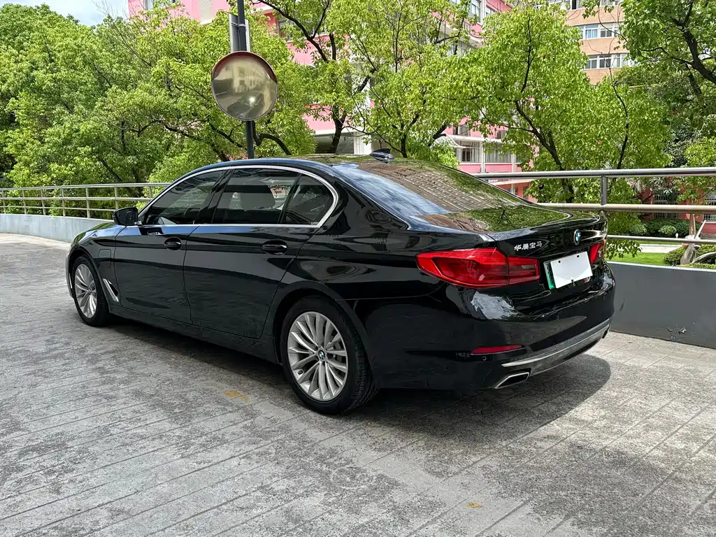 BMW 5 Series New Energy 2020 — фото 14