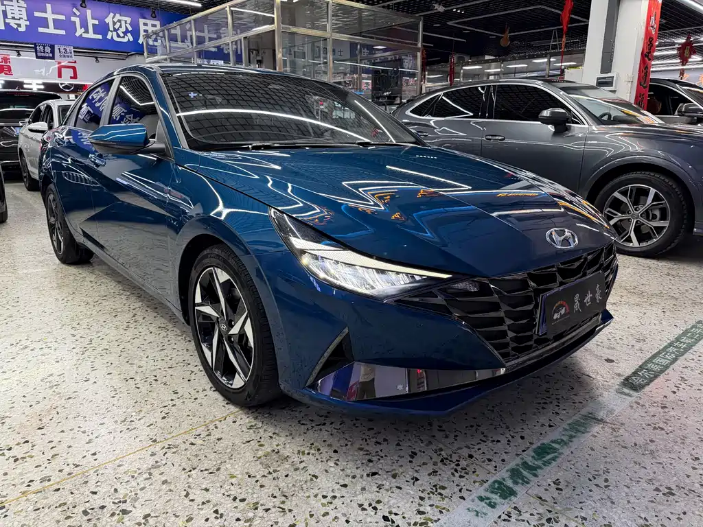 Hyundai Elantra 2023 — фото 3