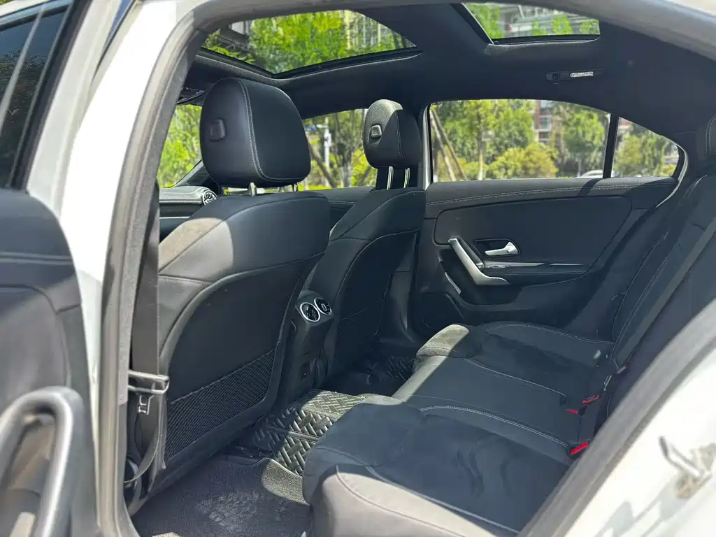 Mercedes-Benz A-Class 2023 — фото 6