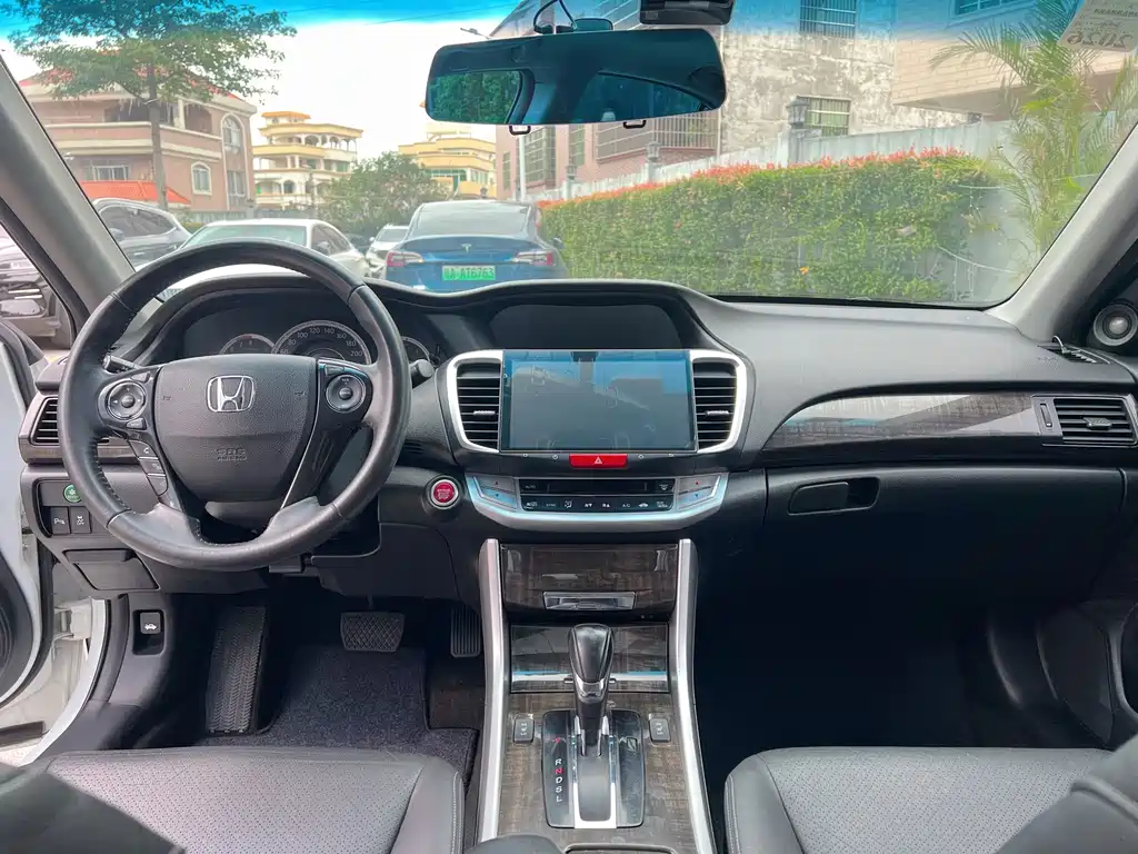 Honda Accord 2014 — фото 11