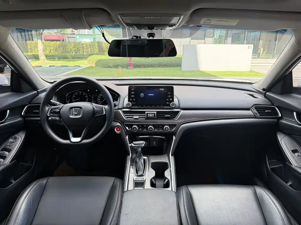 Honda Accord 2019 — фото 9
