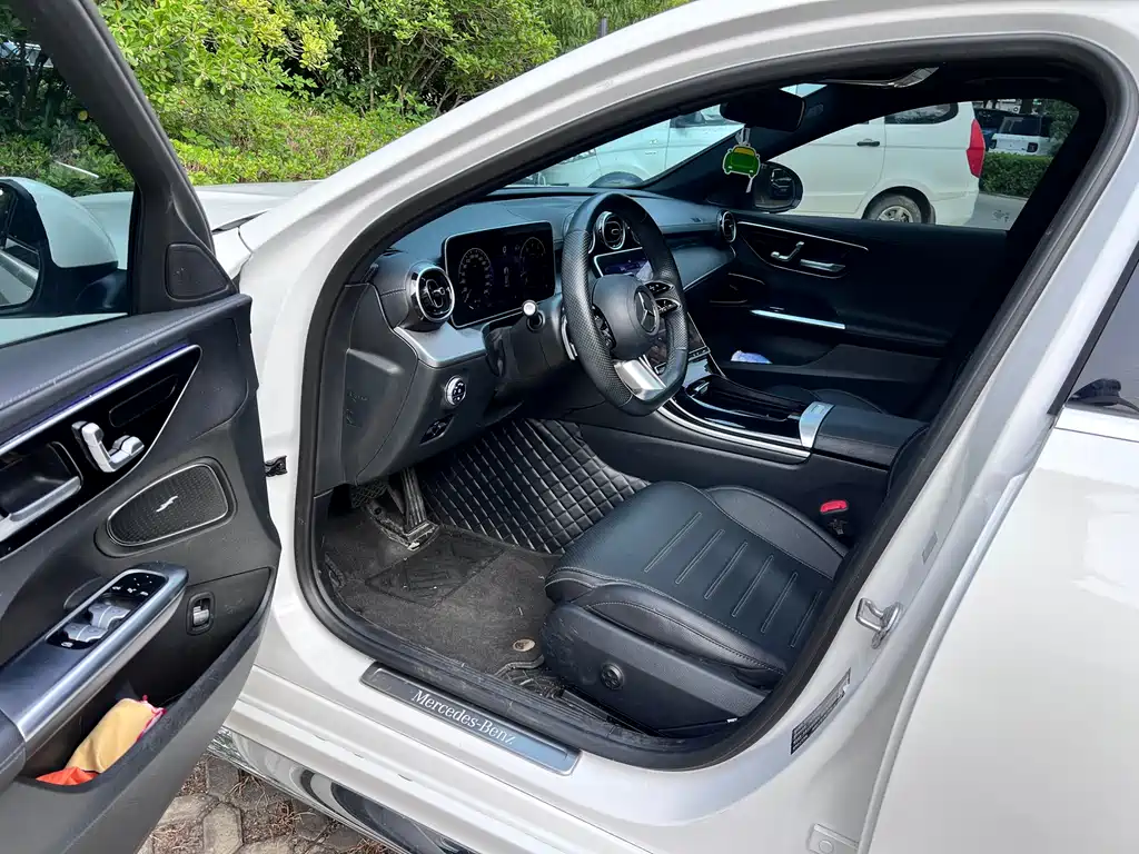 Mercedes-Benz C-Class 2023 — фото 5