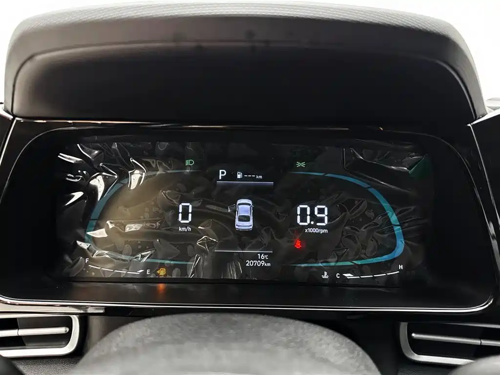 Hyundai Elantra 2023 — фото 21