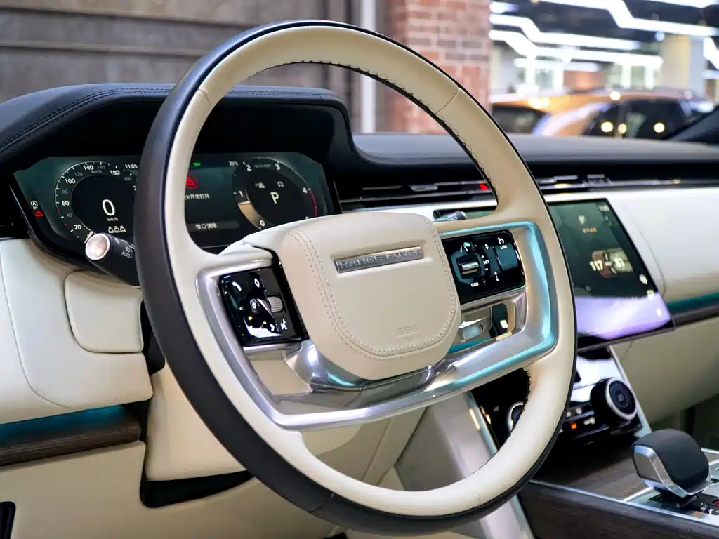 Land Rover Range Rover 2023 — фото 20