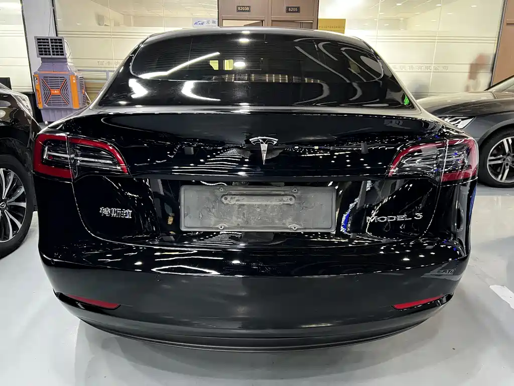 Tesla Model 3 2022 — фото 12