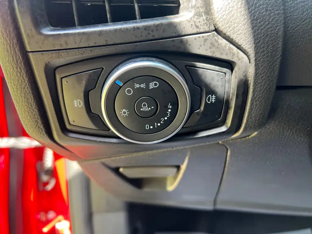 Ford Focus 2016 — фото 17