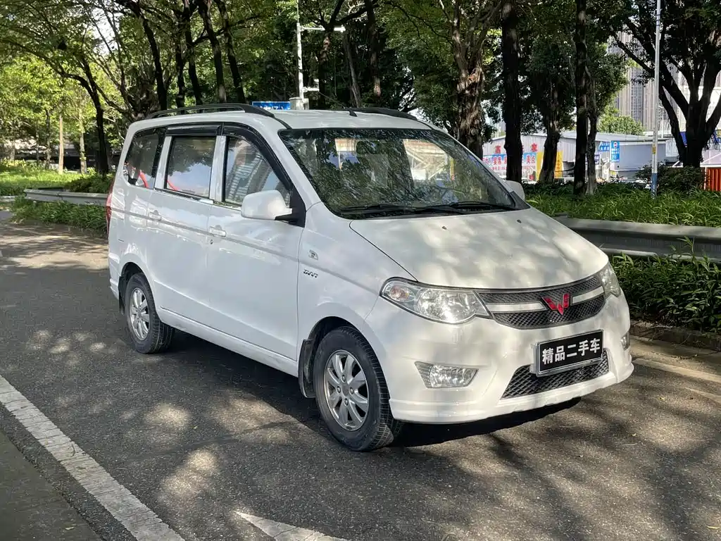 Wuling Hongguang 2018 — фото 3