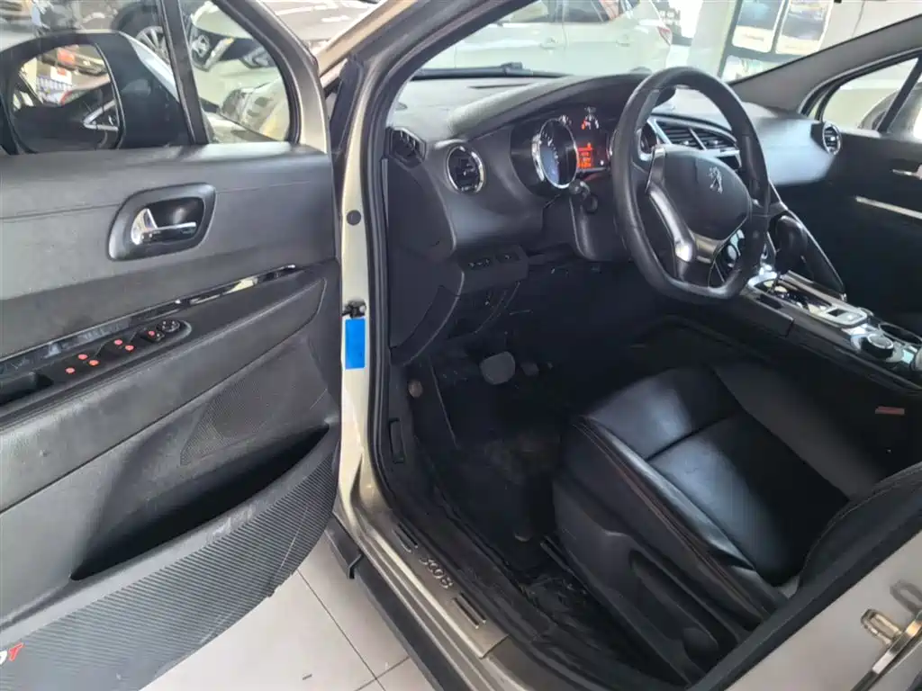 Peugeot 3008 2015 — фото 16