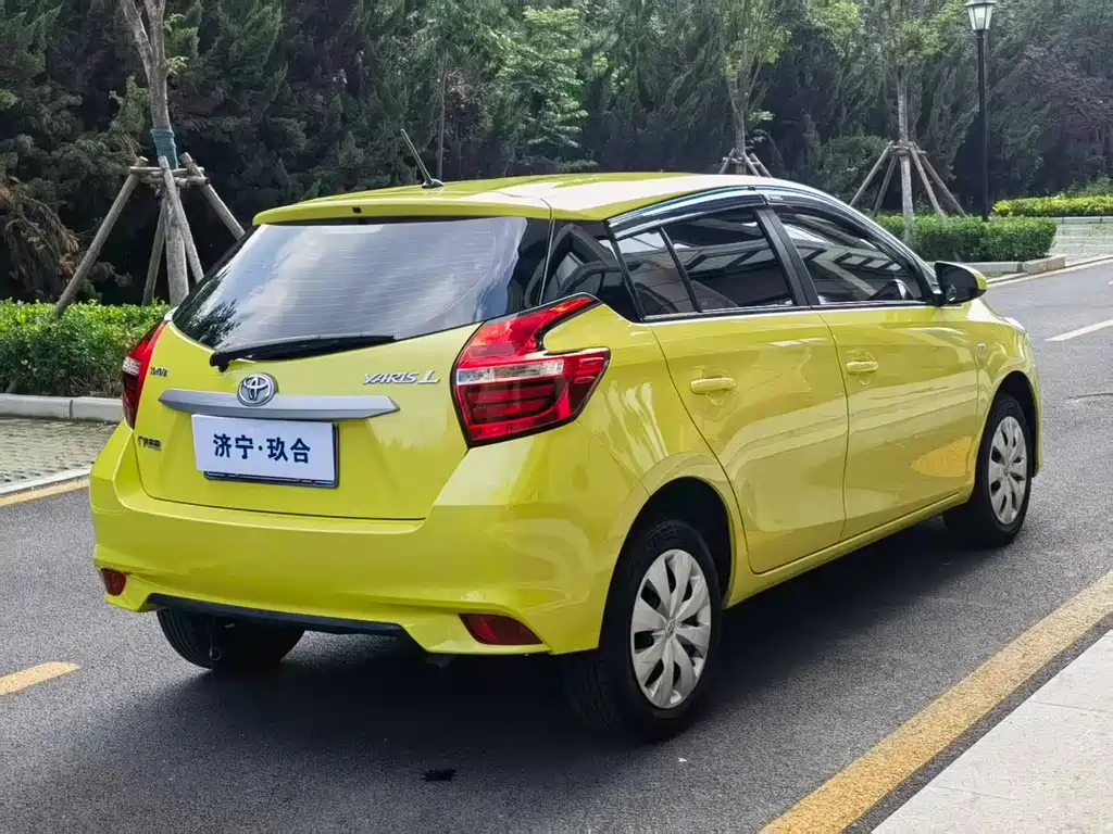 Toyota Yaris L 2019 — фото 6