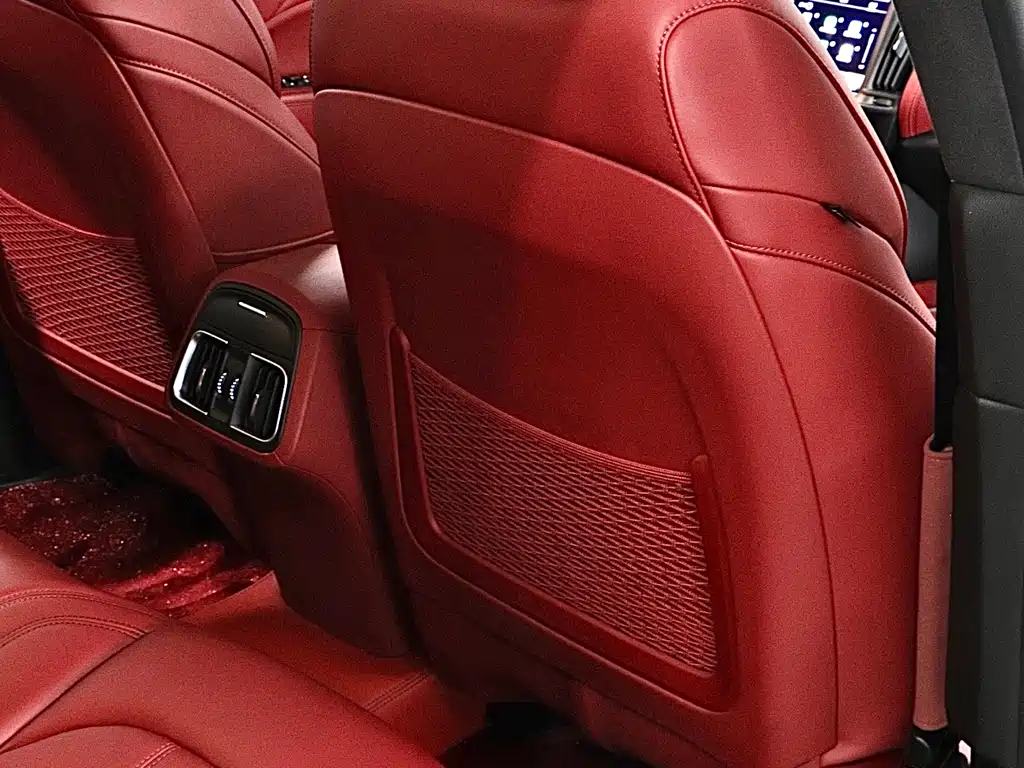 Maserati Levante 2023 — фото 17